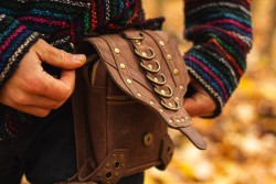 Kožená brašna se 4 kapsami styl "bojovník"