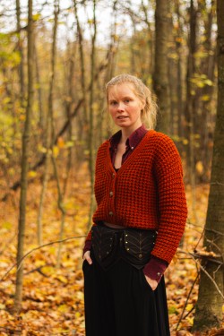 Brašna okolo pasu, dva listy